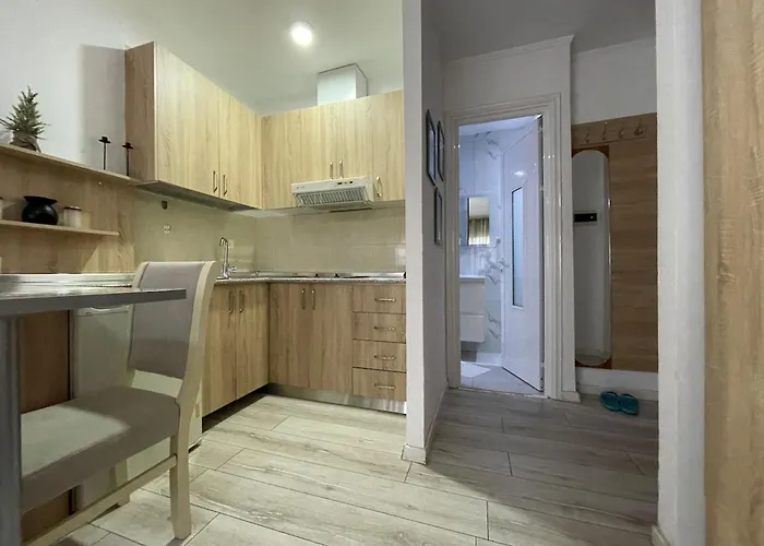 Piazza Downtown Cozy - Enjoy Travel Tirana